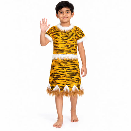 Shankar Heavy costume raised hand pose
